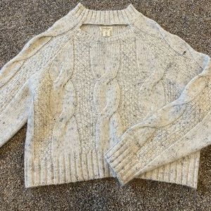 grey long sleeve sweater!